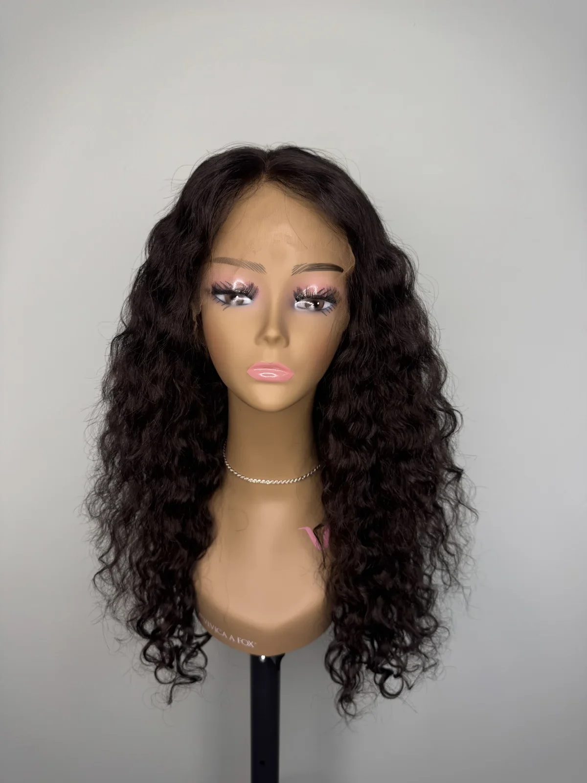Brazilian Curly HD Lace Wig (18”) – Natural | Left Part, Bleached Knots